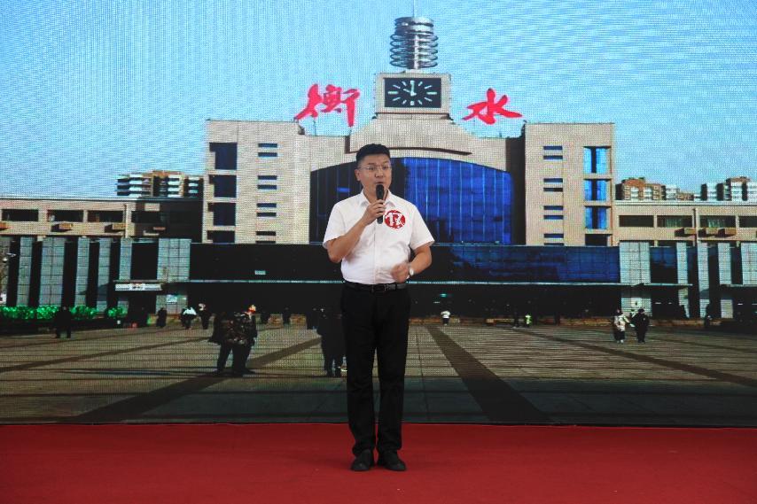 贡爱华演讲《父子俩》.jpg